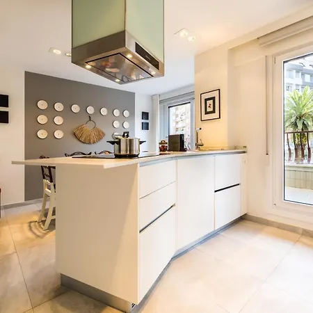 La Concha Beachview By Sweet Apartment *